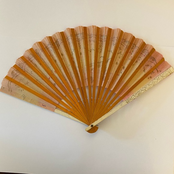 VINTAGE FOLDING HAND FAN Made in JAPAN - Picture 10 of 16